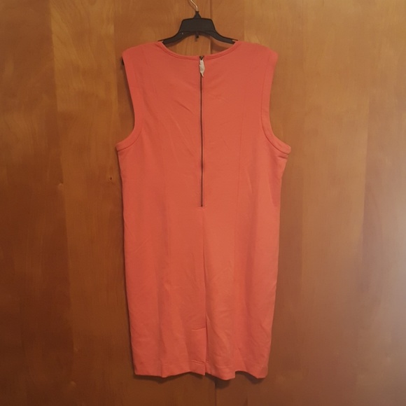 Dress - Picture 4 of 4